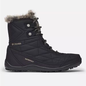 BNIB Women’s Columbia Minx Shorty III waterproof boot